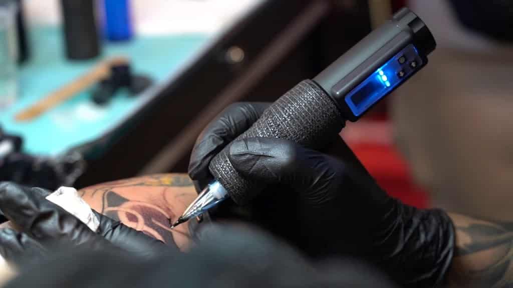 Why Should Beginners Consider the Best Wireless Tattoo Machine?