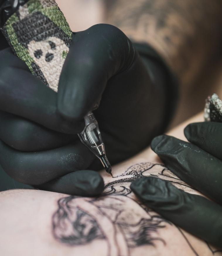 what does a tattoo needle look like？